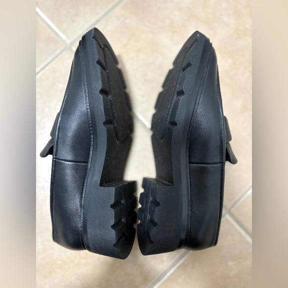 New Vince Women’s Robin Lug Loafers Sz7 Black Leather MSRP:$350 - Picture 7 of 11
